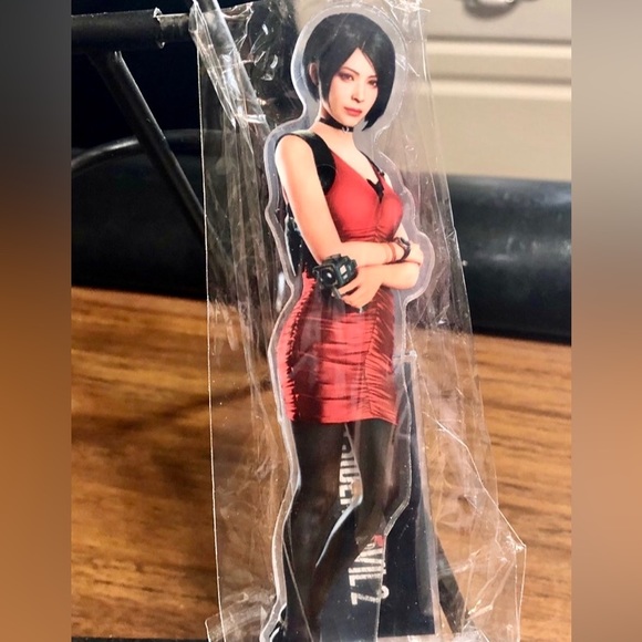 Resident Evil Ada Wong Desk/Cake Topper - Picture 2 of 2